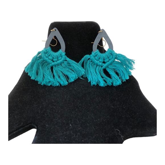 Green Macrame Fan Fringe Cutout Colored Wood Teardrop Bohemian Dangle Earrings - Picture 4 of 12